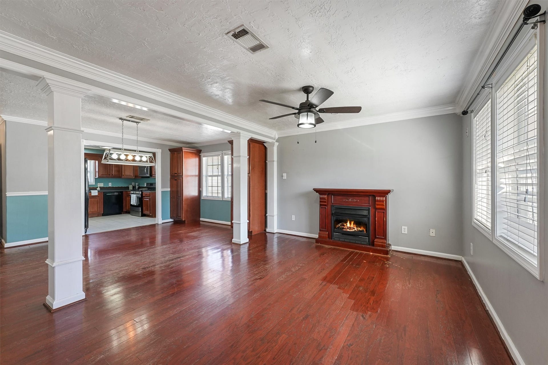 4515 Salina Street, Houston, TX 77026 4515 Salina Street, Houston, TX 77026