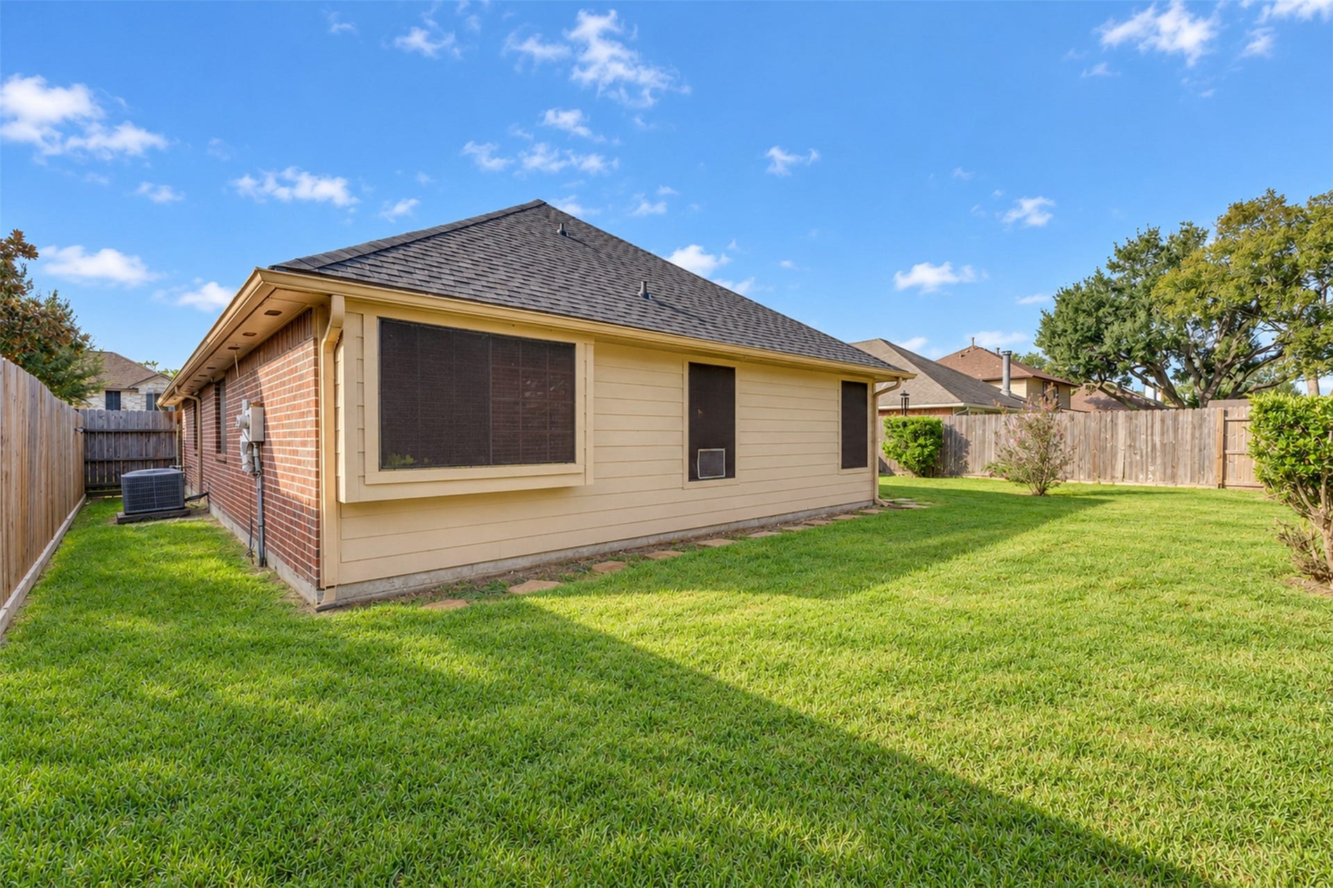 905 Wisdom Drive, Deer Park, TX 77536
