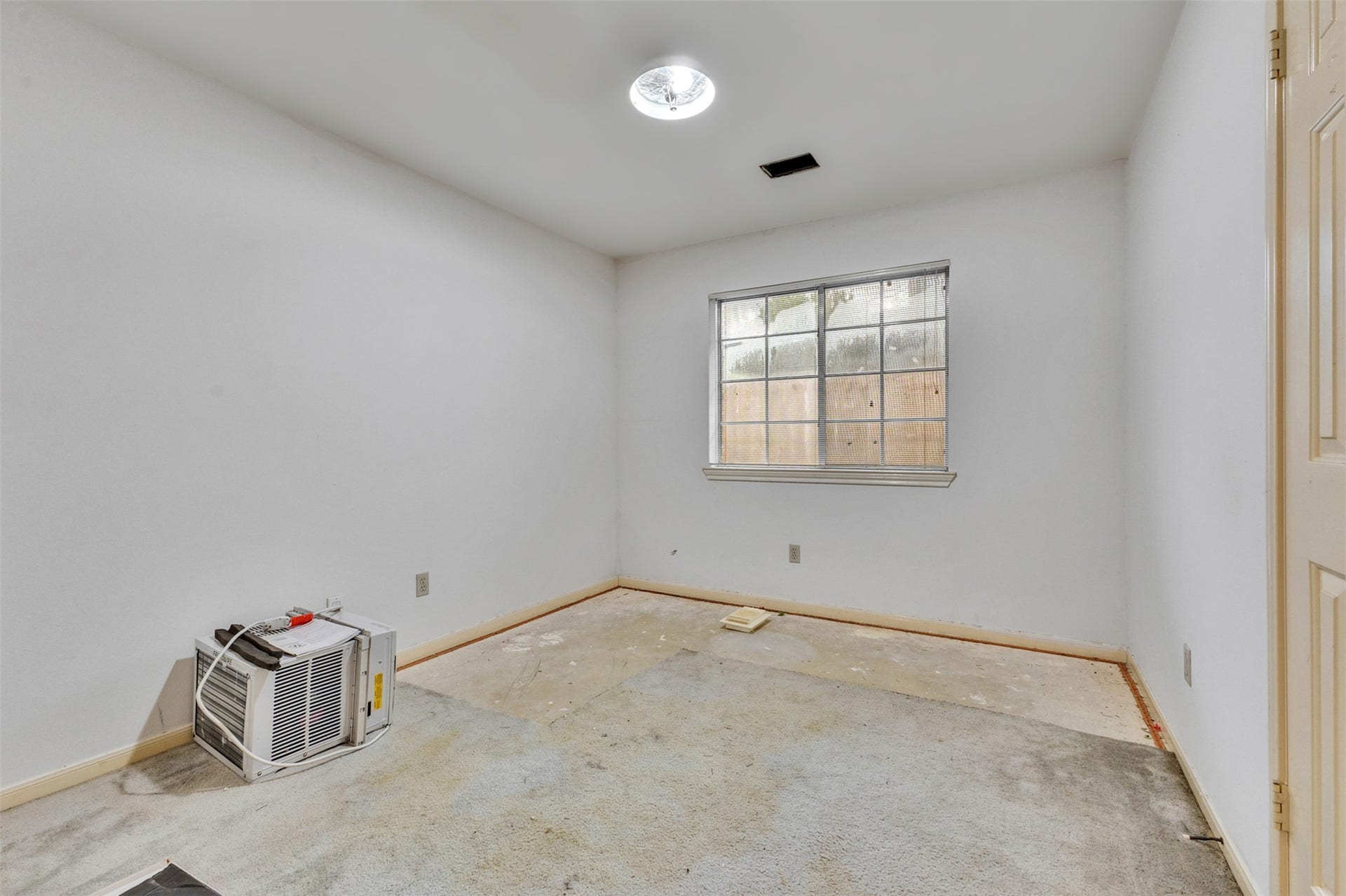 905 Wisdom Drive, Deer Park, TX 77536