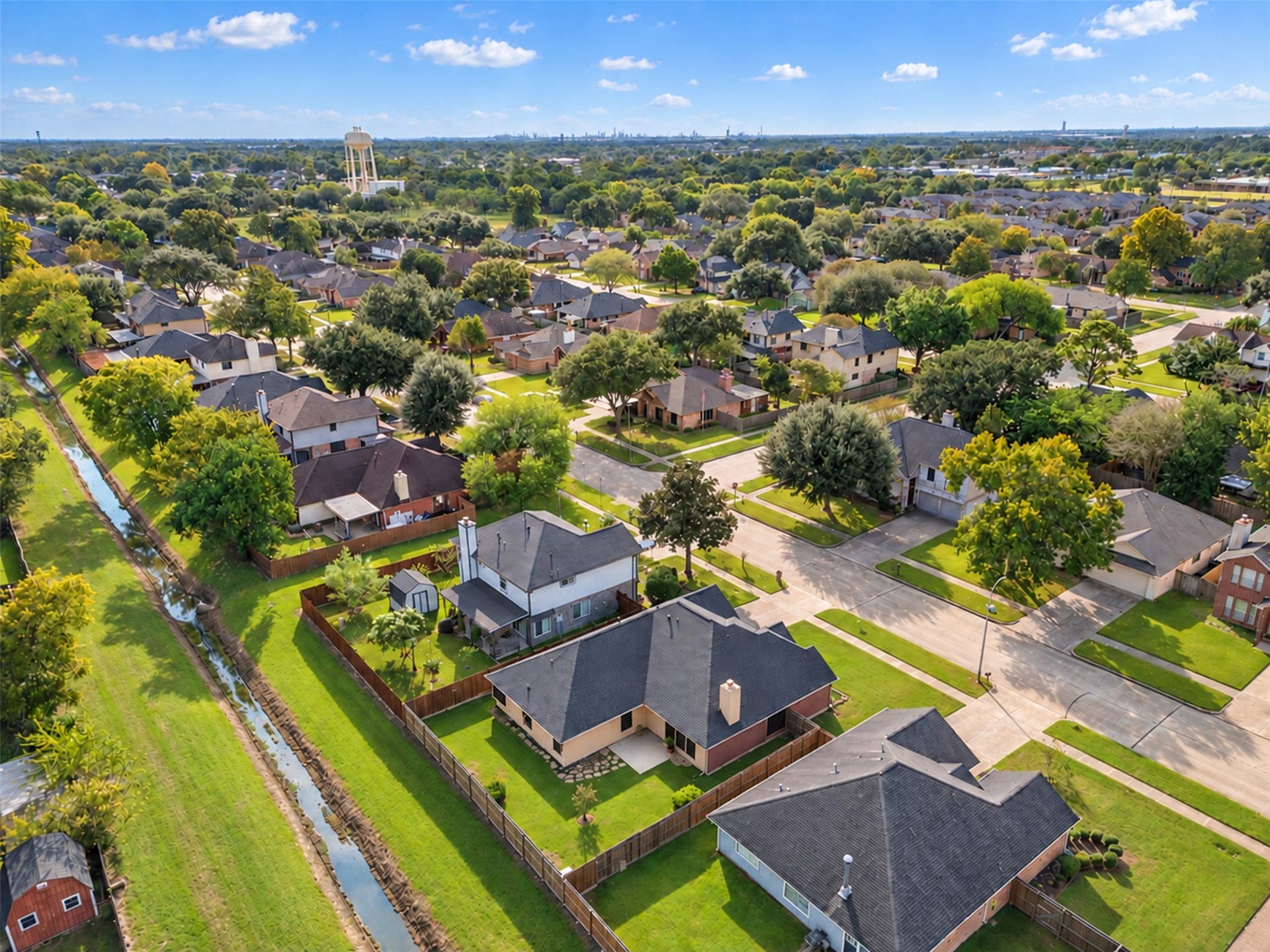 905 Wisdom Drive, Deer Park, TX 77536