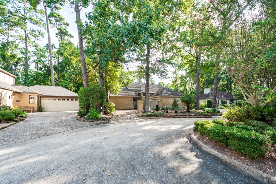 Property photo for 3207 Breezy Pines Court, Houston, TX
