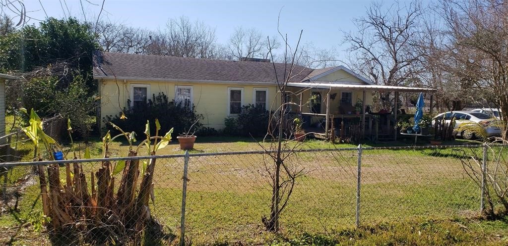 3901 Mckinney Extension, La Marque, TX 77568 3901 Mckinney Extension, La Marque, TX 77568