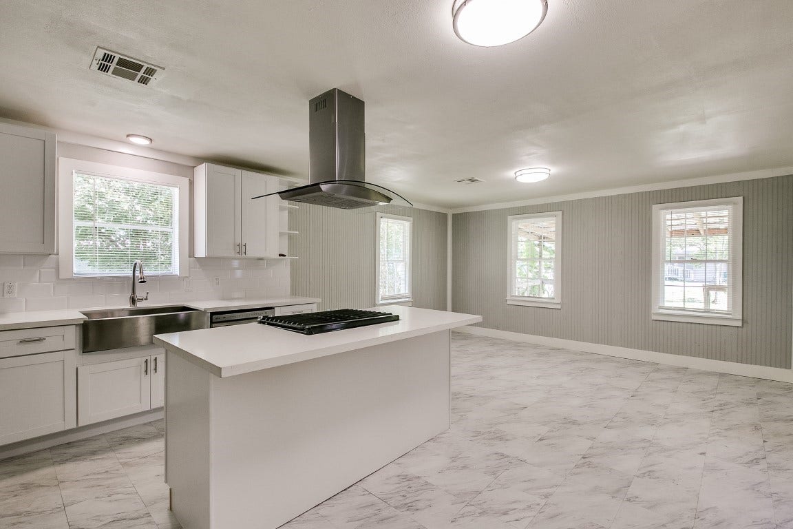 3901 Mckinney Extension, La Marque, TX 77568 3901 Mckinney Extension, La Marque, TX 77568