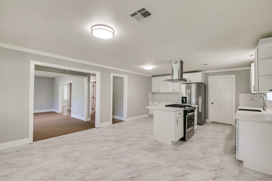 3901 Mckinney Extension, La Marque, TX 77568 3901 Mckinney Extension, La Marque, TX 77568