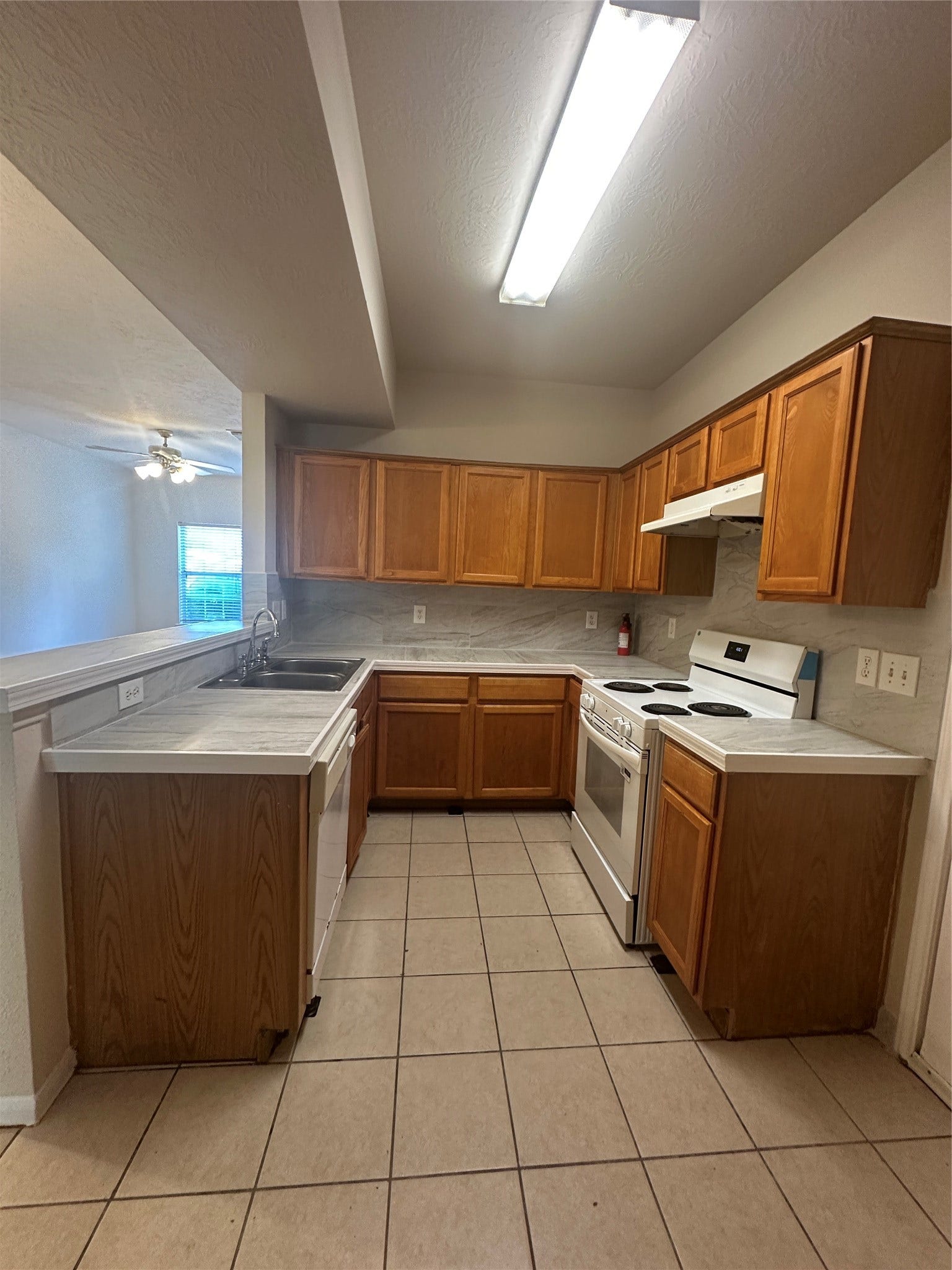 6942 Paris, #A, Houston, TX 77021 6942 Paris, #A, Houston, TX 77021