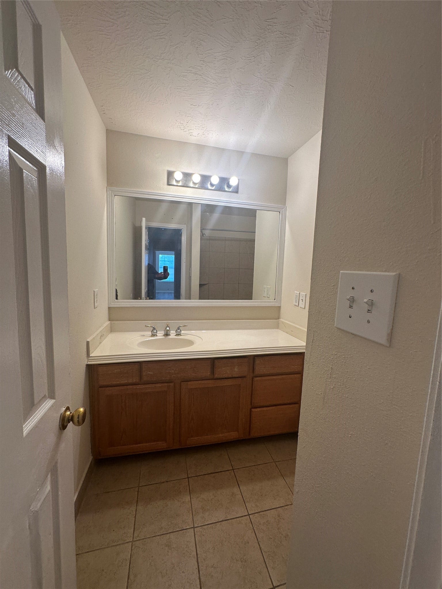 6942 Paris, #A, Houston, TX 77021 6942 Paris, #A, Houston, TX 77021