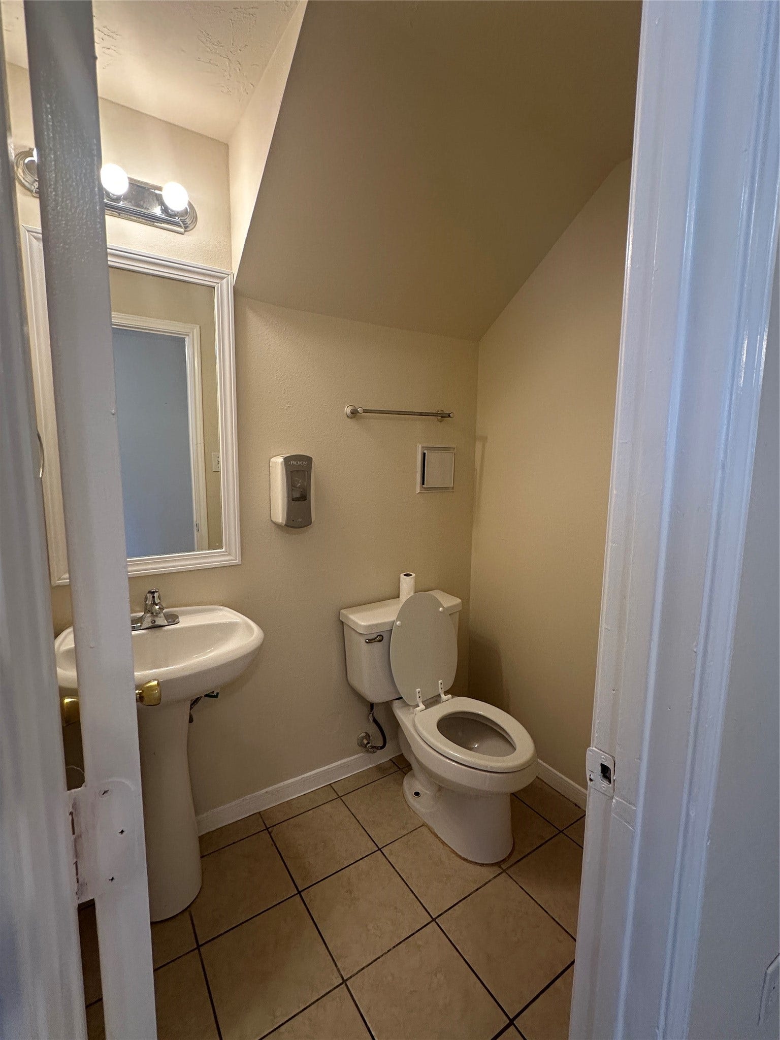 6942 Paris, #A, Houston, TX 77021 6942 Paris, #A, Houston, TX 77021