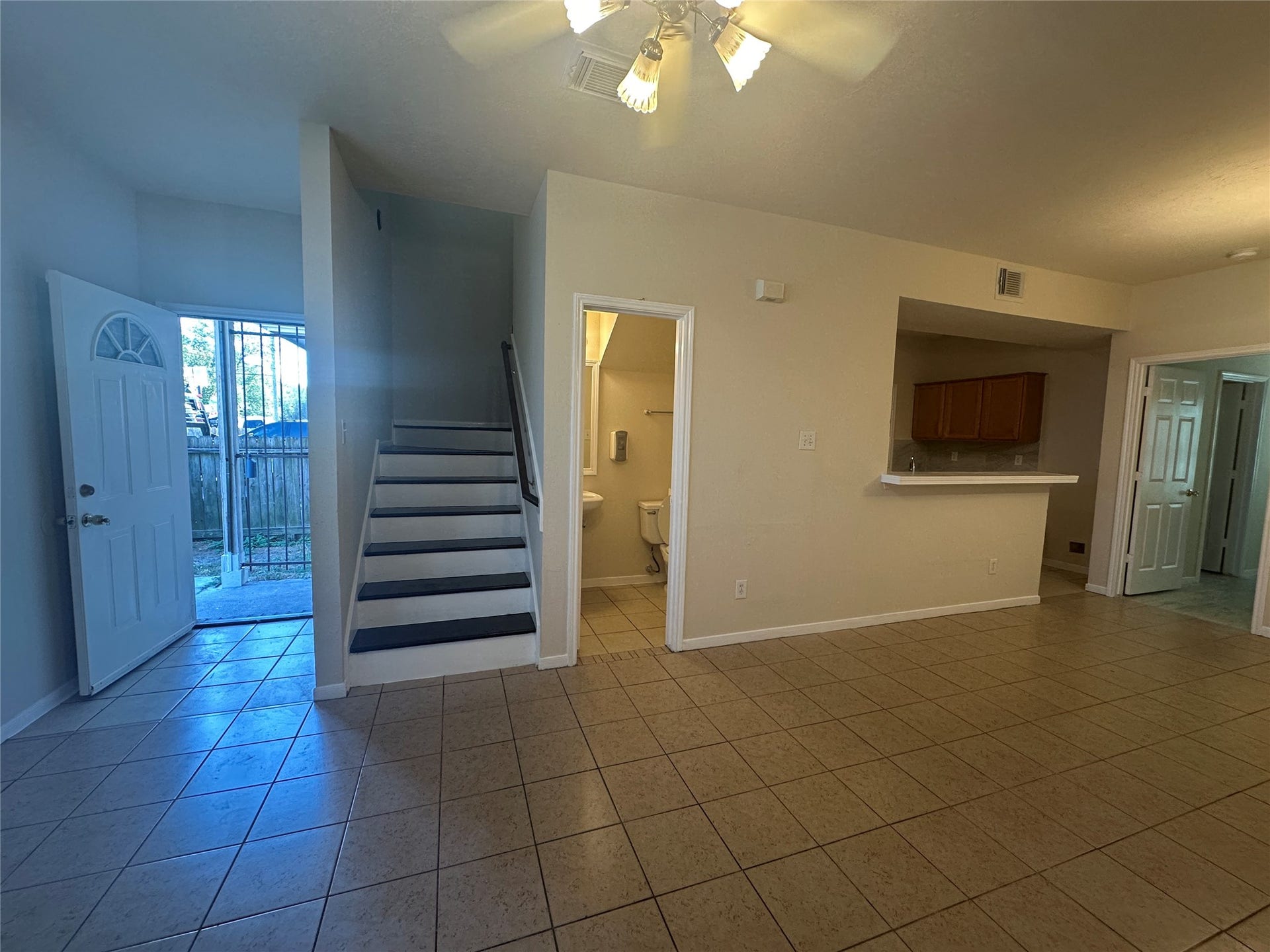 6942 Paris, #A, Houston, TX 77021 6942 Paris, #A, Houston, TX 77021