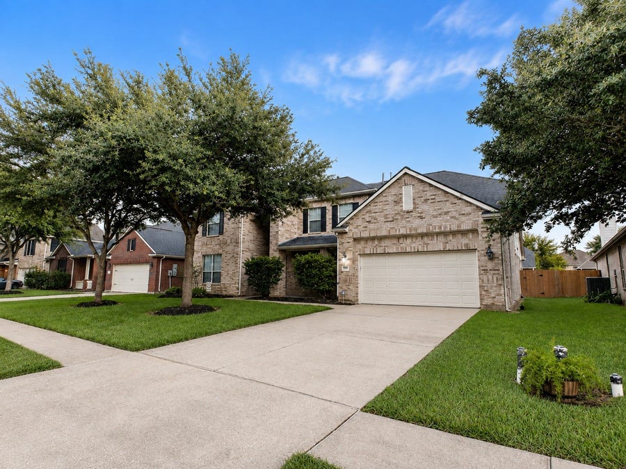Property photo for 1752 Silver Bend Drive, Dickinson, TX
