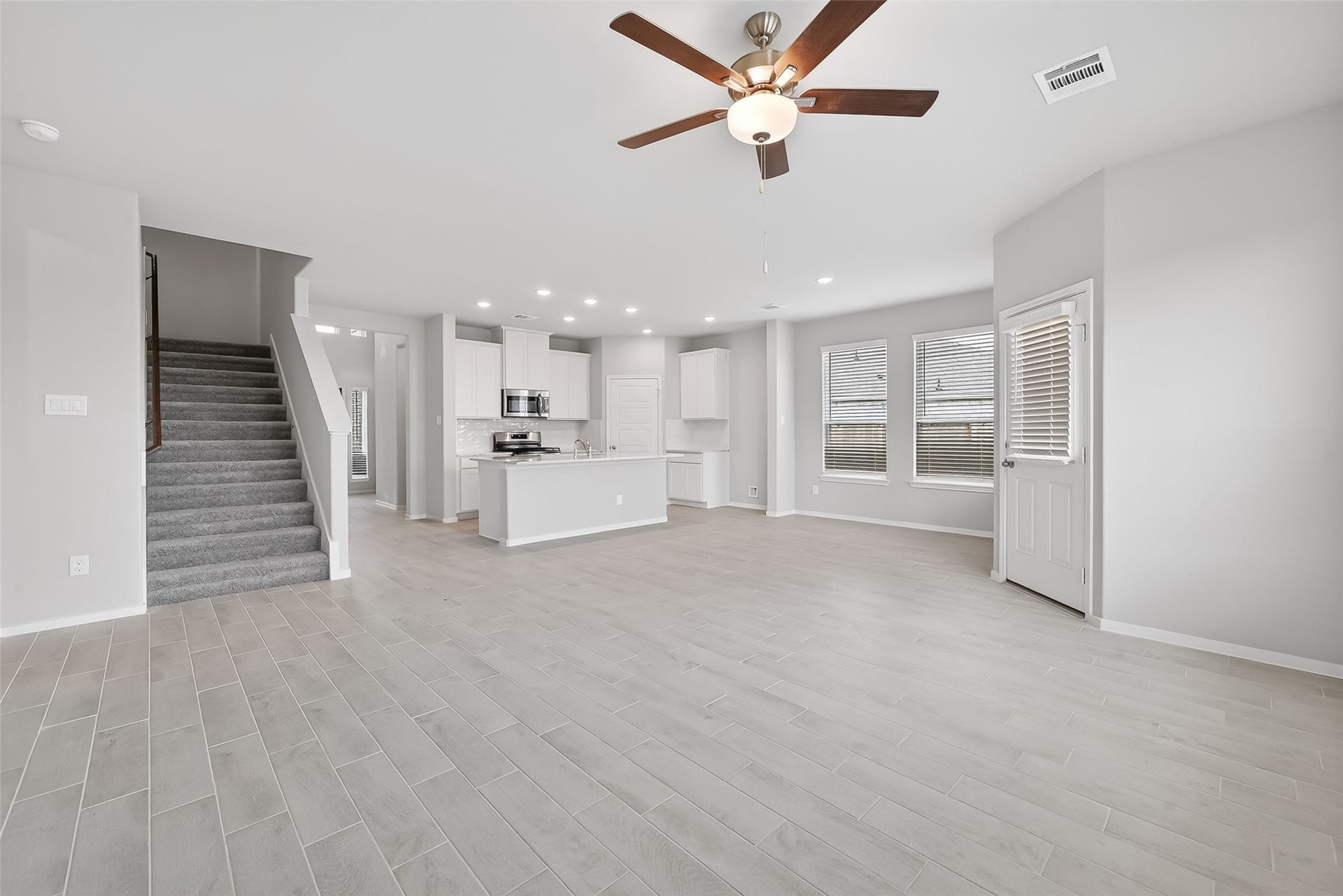 1053 Sunflower Terrace Drive, Magnolia, TX 77355 1053 Sunflower Terrace Drive, Magnolia, TX 77355