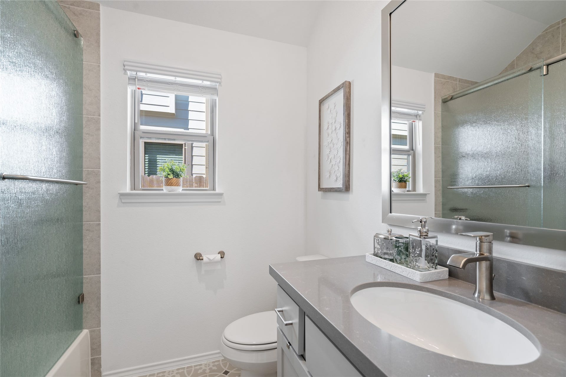 32025 Towering Birch Trail, Conroe, TX 77385 2nd Full Bath