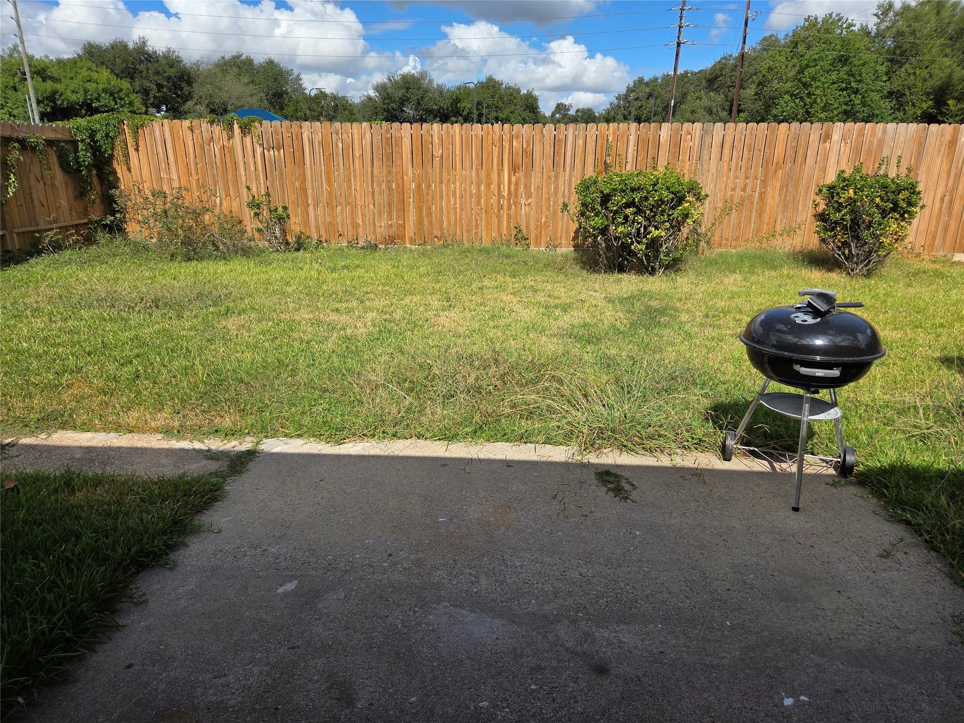 2743 Ferry Landing, Sugar Land, TX 77478 Spacious Backyard
