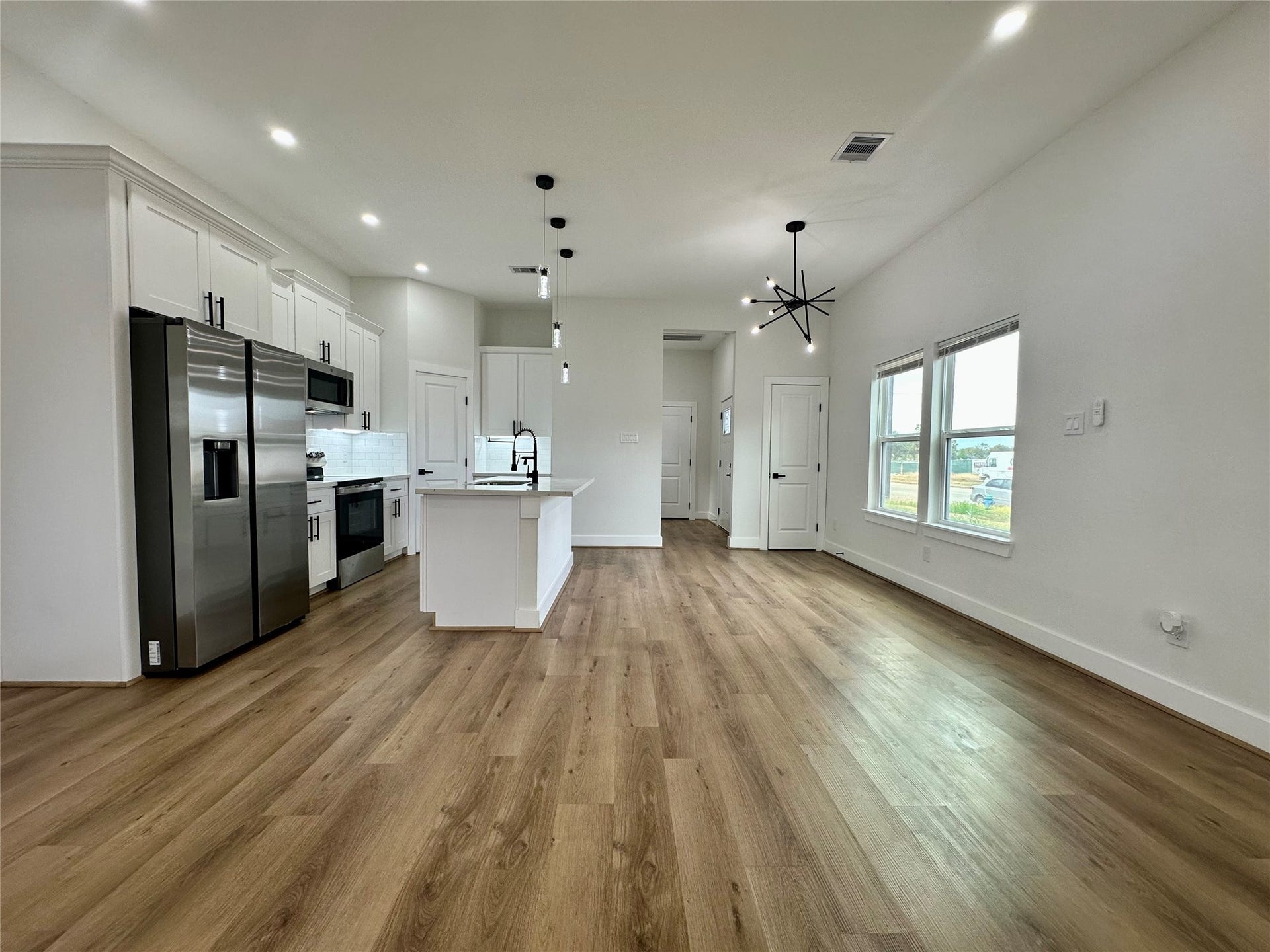 7546 Charlie Street, Houston, TX 77088 7546 Charlie Street, Houston, TX 77088