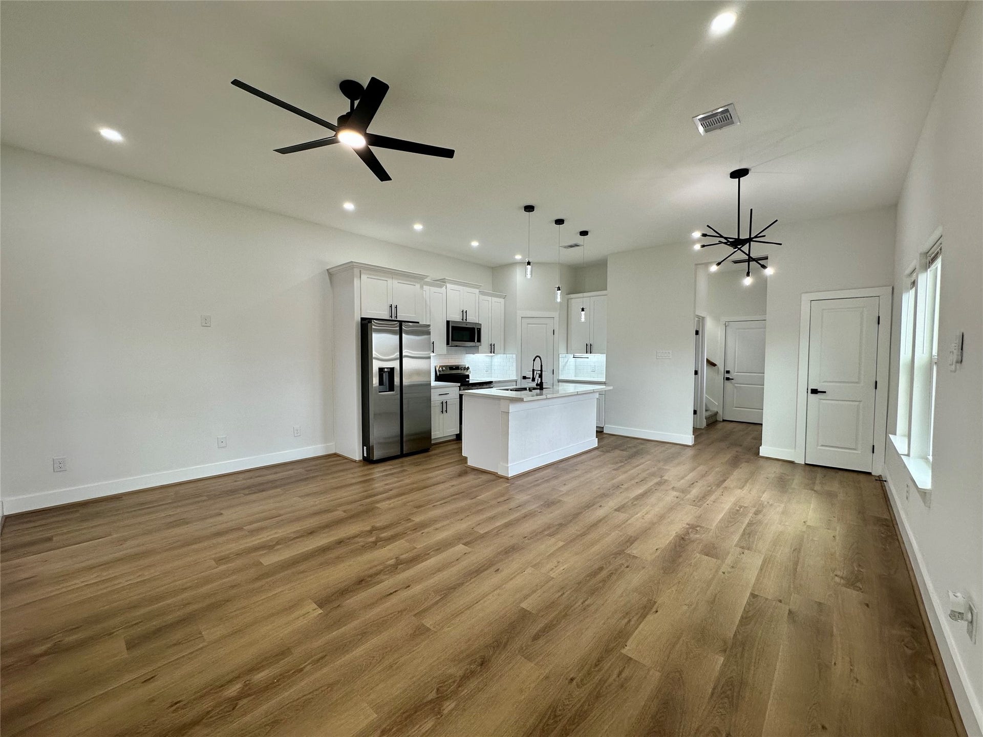 7546 Charlie Street, Houston, TX 77088 7546 Charlie Street, Houston, TX 77088