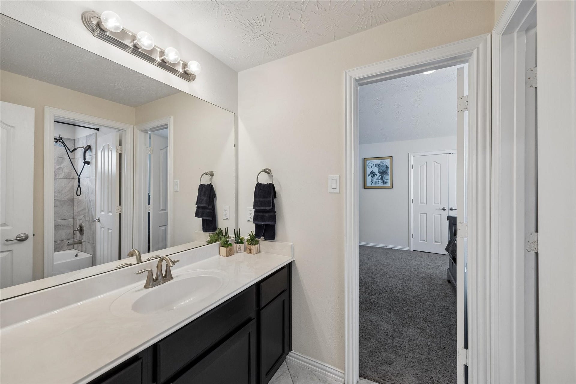 1822 Luminous Waters Lane, Rosharon, TX 77583 1822 Luminous Waters Lane, Rosharon, TX 77583