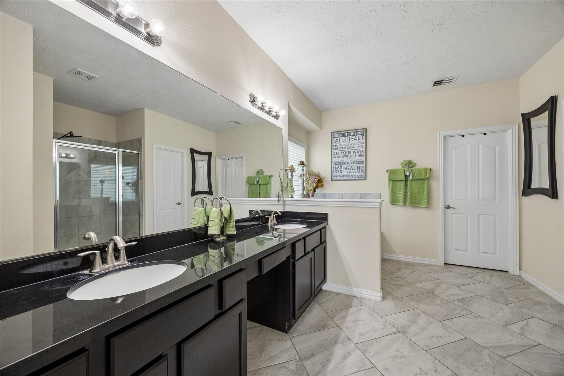 1822 Luminous Waters Lane, Rosharon, TX 77583 1822 Luminous Waters Lane, Rosharon, TX 77583