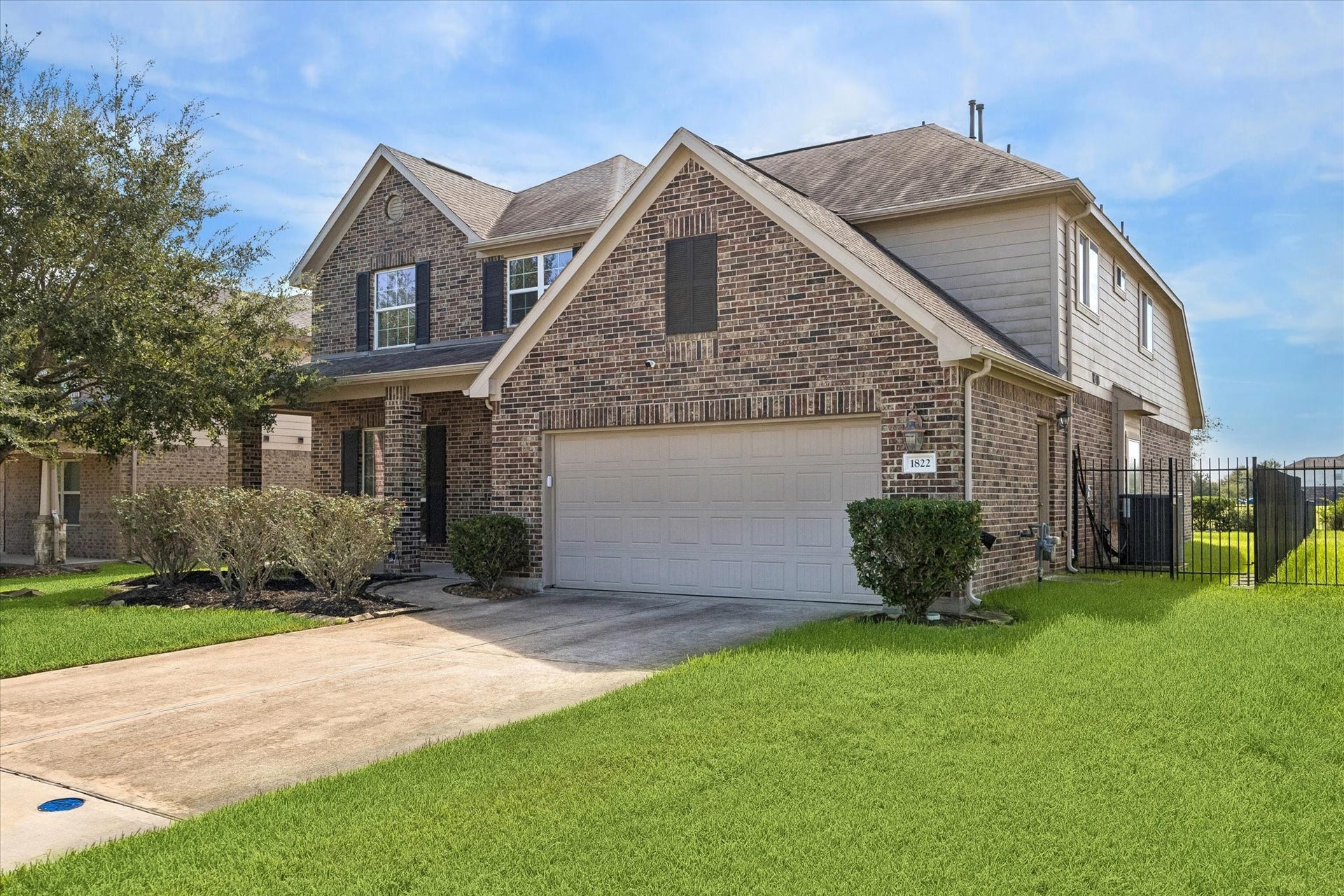 1822 Luminous Waters Lane, Rosharon, TX 77583 1822 Luminous Waters Lane, Rosharon, TX 77583