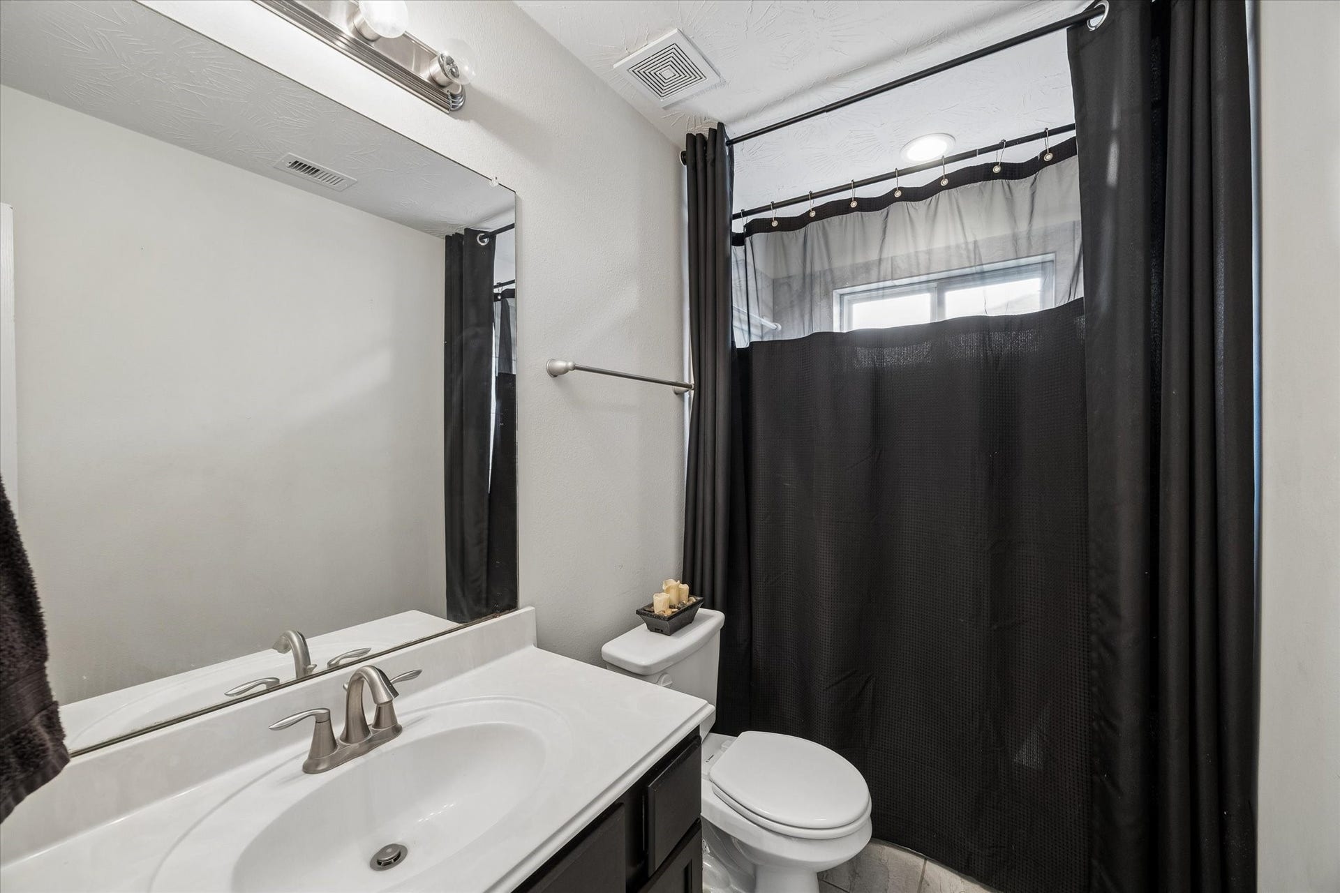 1822 Luminous Waters Lane, Rosharon, TX 77583 1822 Luminous Waters Lane, Rosharon, TX 77583