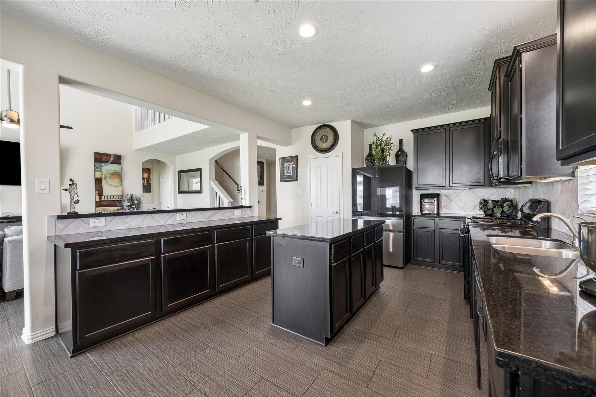 1822 Luminous Waters Lane, Rosharon, TX 77583 1822 Luminous Waters Lane, Rosharon, TX 77583