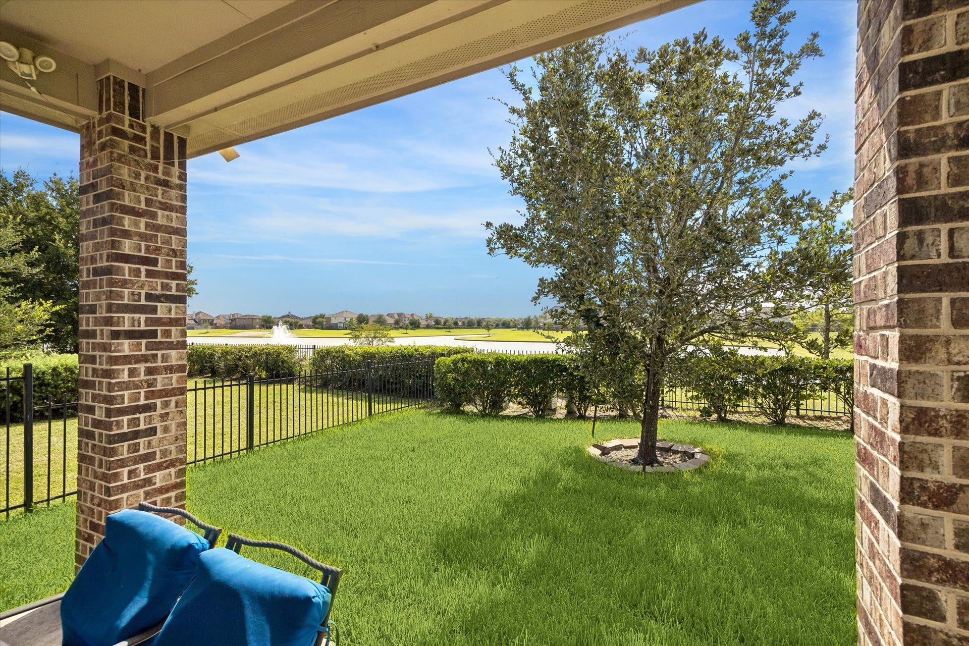 1822 Luminous Waters Lane, Rosharon, TX 77583 1822 Luminous Waters Lane, Rosharon, TX 77583