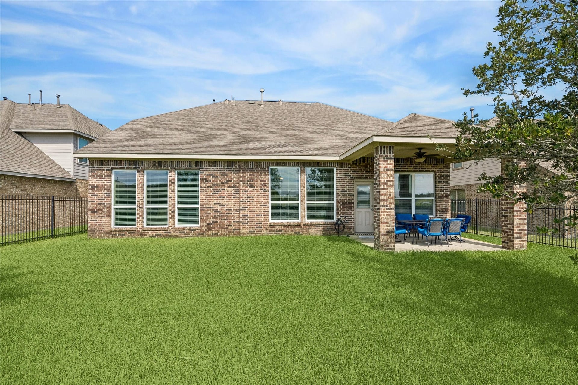 1822 Luminous Waters Lane, Rosharon, TX 77583 1822 Luminous Waters Lane, Rosharon, TX 77583