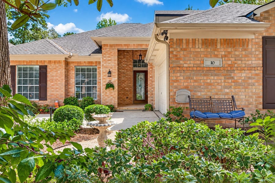 Property photo for 10 Surrey Run Place, The Woodlands, TX