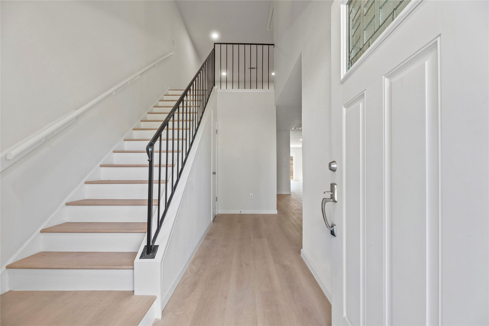 14249 Lost Meadow Lane, Houston, TX 77079 Spacious 2,632 sq ft Two-Story townhome with Luxury Vinyl Flooring throughout