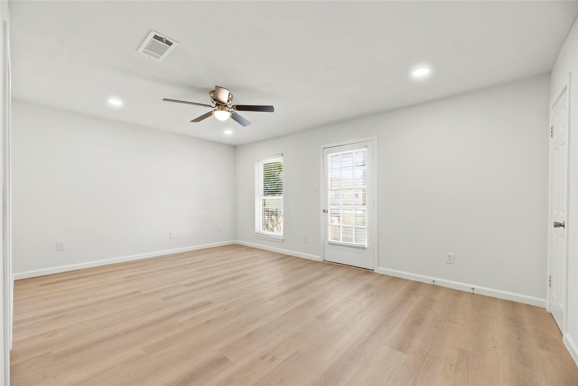 14249 Lost Meadow Lane, Houston, TX 77079 Primary Bedroom 2nd floor