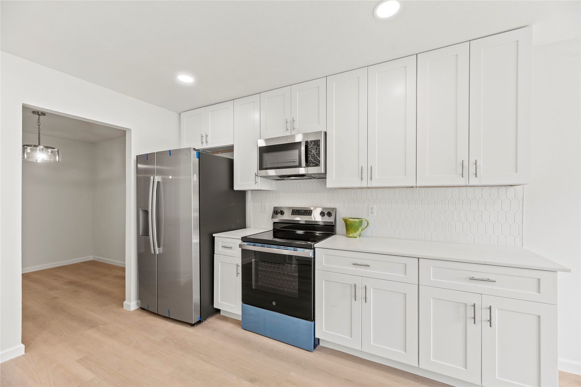 14249 Lost Meadow Lane, Houston, TX 77079 Electric range and oven