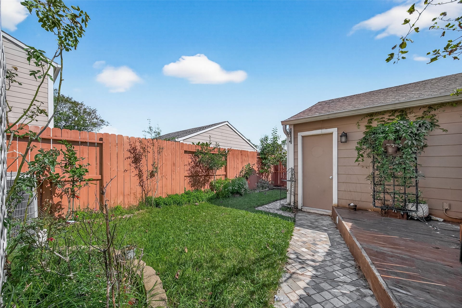 16826 Holly Trail Drive, Houston, TX 77058