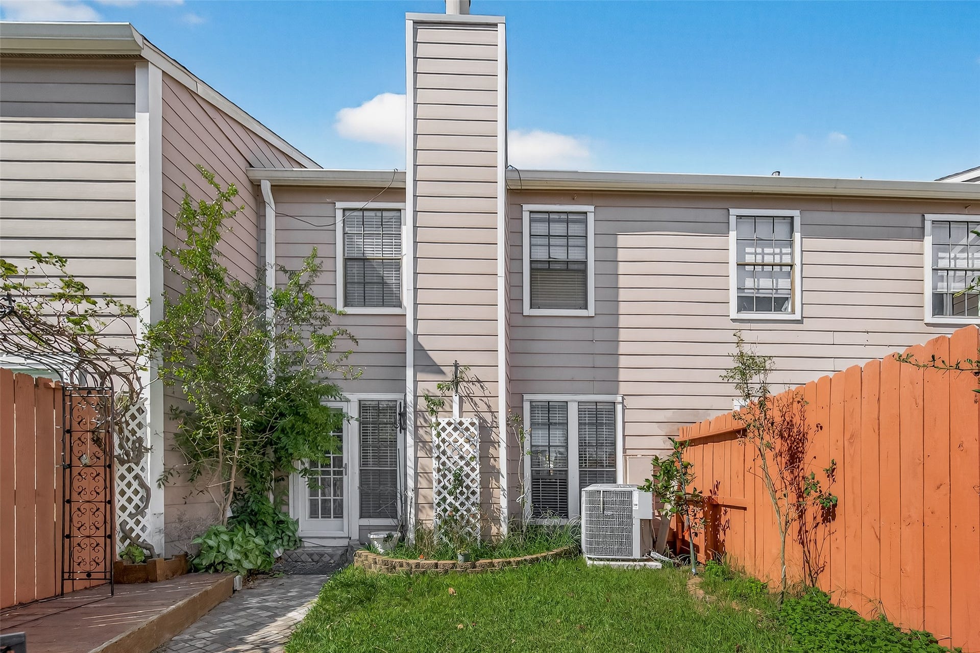 16826 Holly Trail Drive, Houston, TX 77058