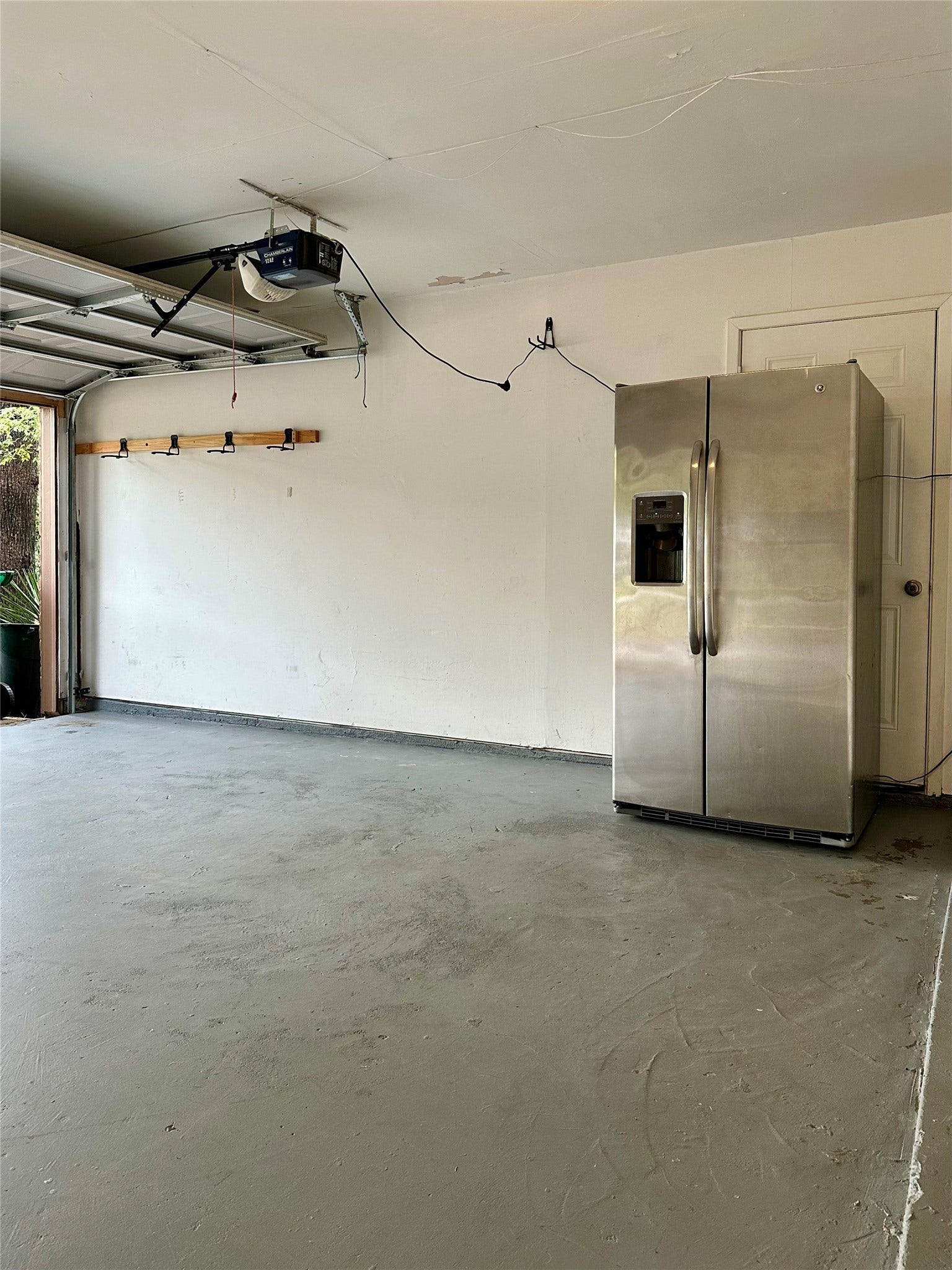 26415 Pine Canyon Drive, Spring, TX 77380 Refrigerator included