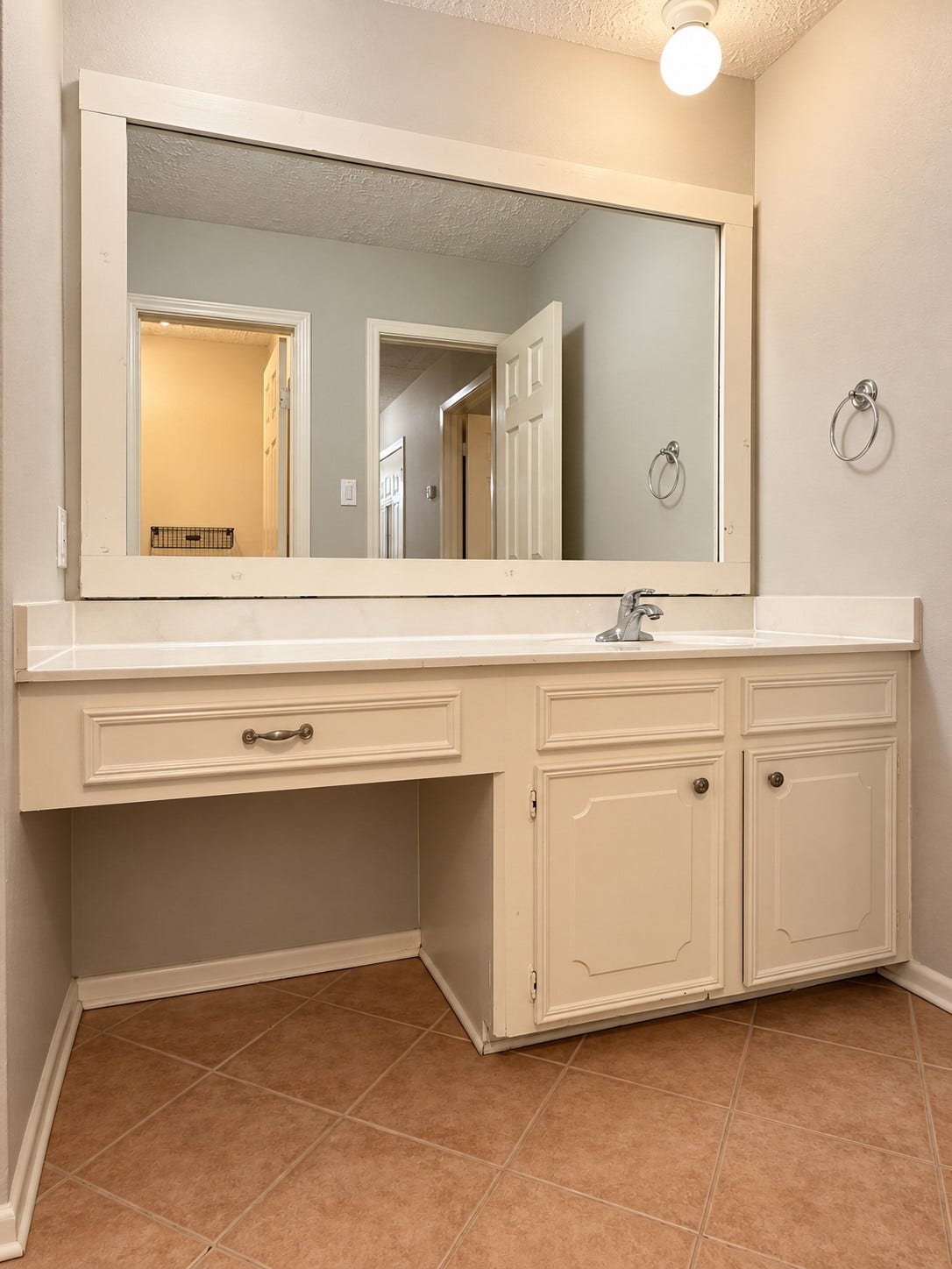 26415 Pine Canyon Drive, Spring, TX 77380 Guest bedrooms share bathroom