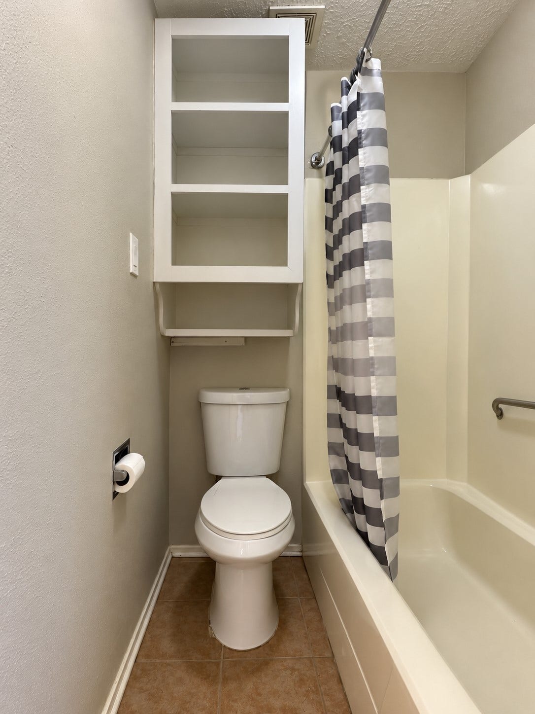 26415 Pine Canyon Drive, Spring, TX 77380 Primary bathroom