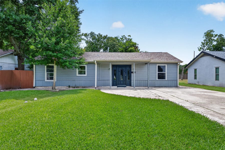 Property photo for 1112 Johnson Street, Pasadena, TX
