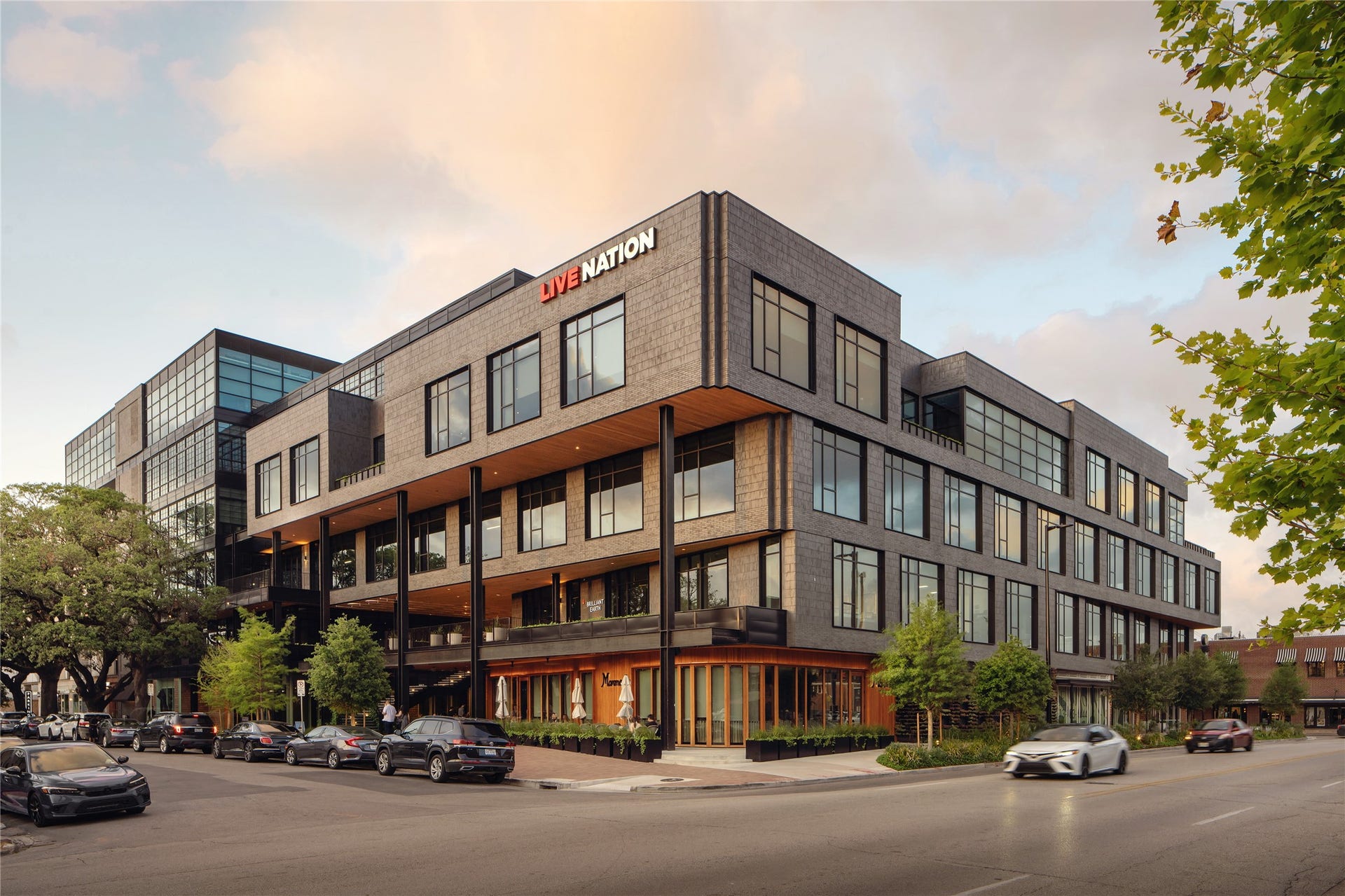 4522 Yoakum Boulevard, Houston, TX 77006 Montrose Collective offers popular dining, shopping, and entertainment options near Yoakum Enclave.
