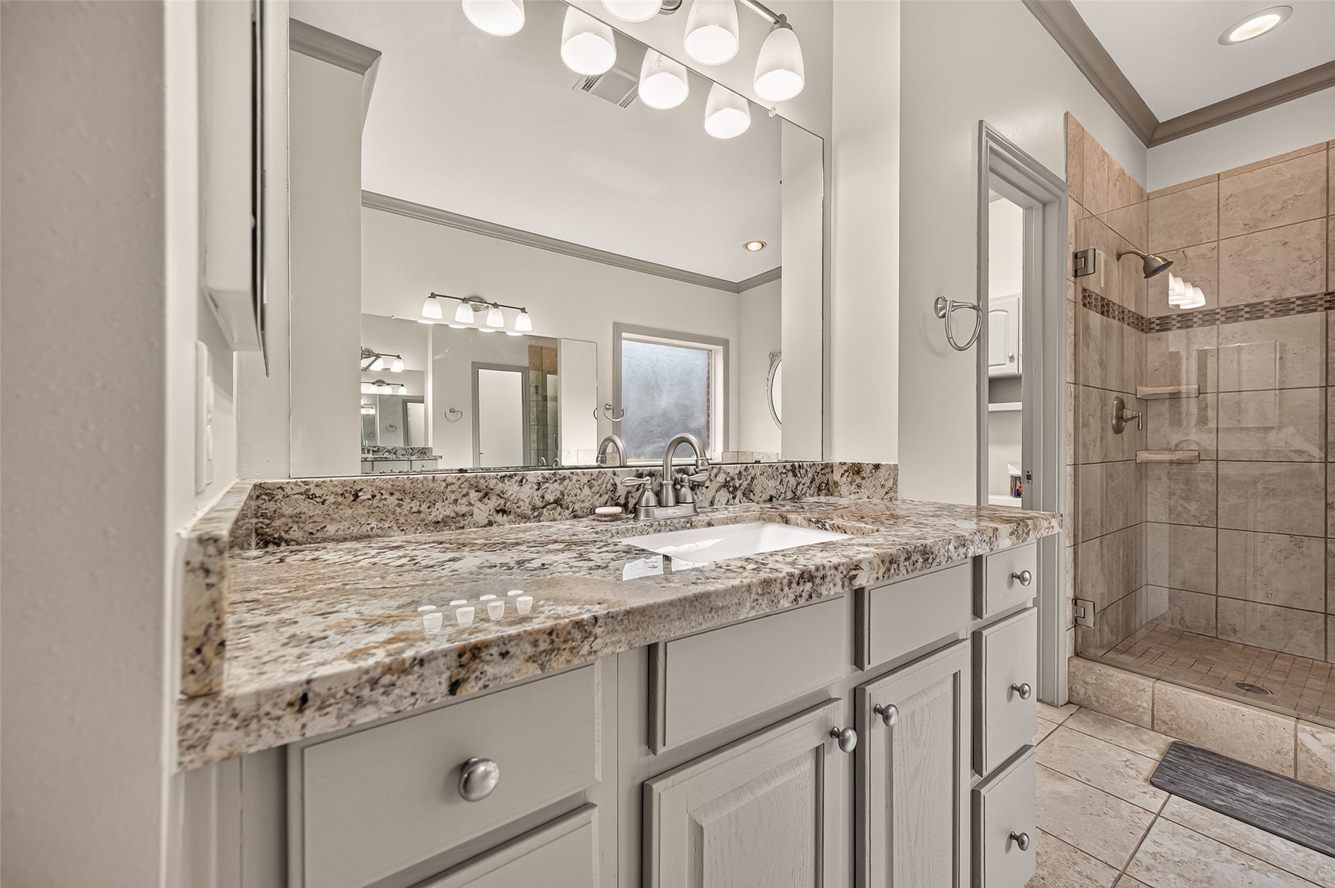 2806 Manito Circle, Katy, TX 77450 primary bath