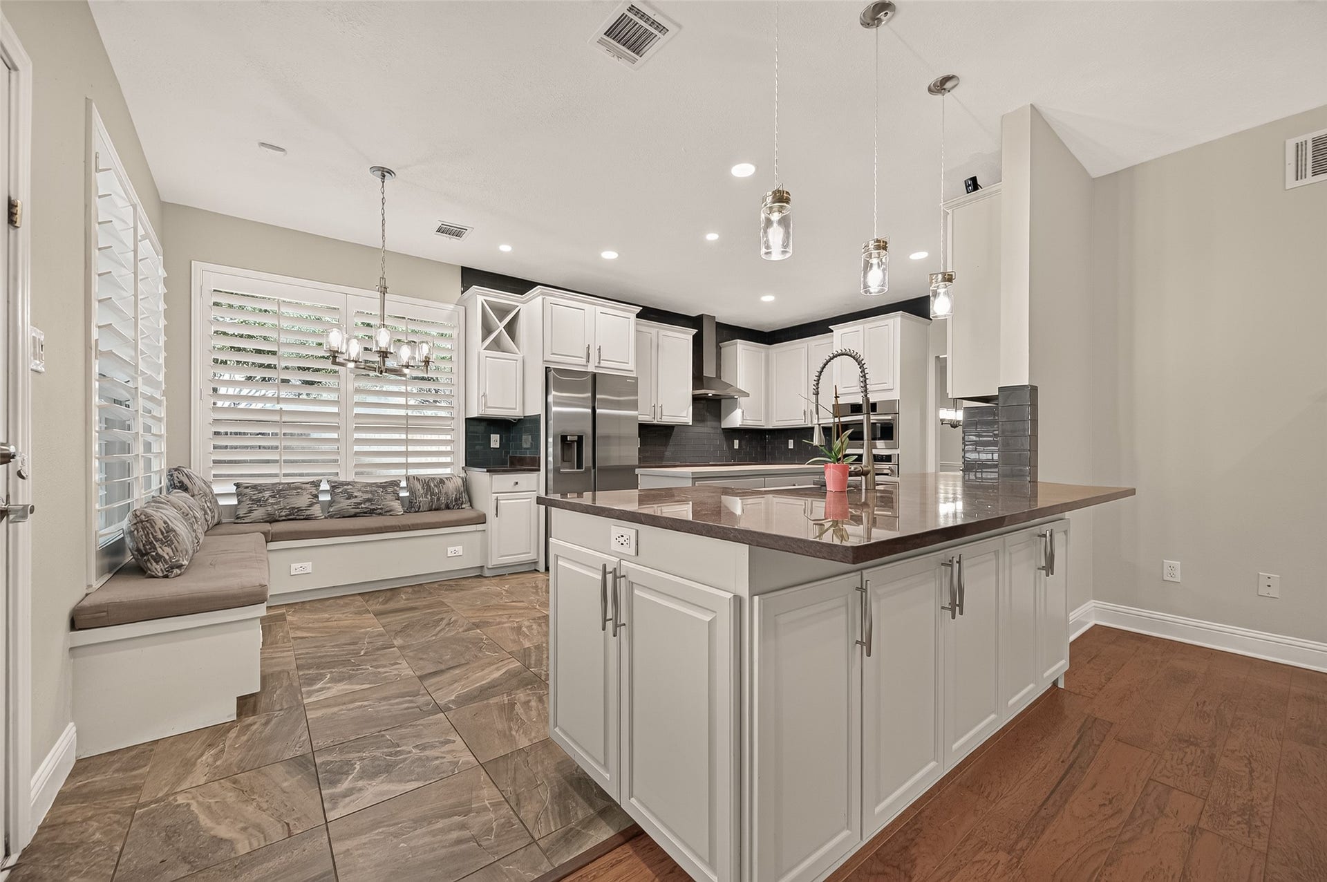 2806 Manito Circle, Katy, TX 77450 2806 Manito Circle, Katy, TX 77450