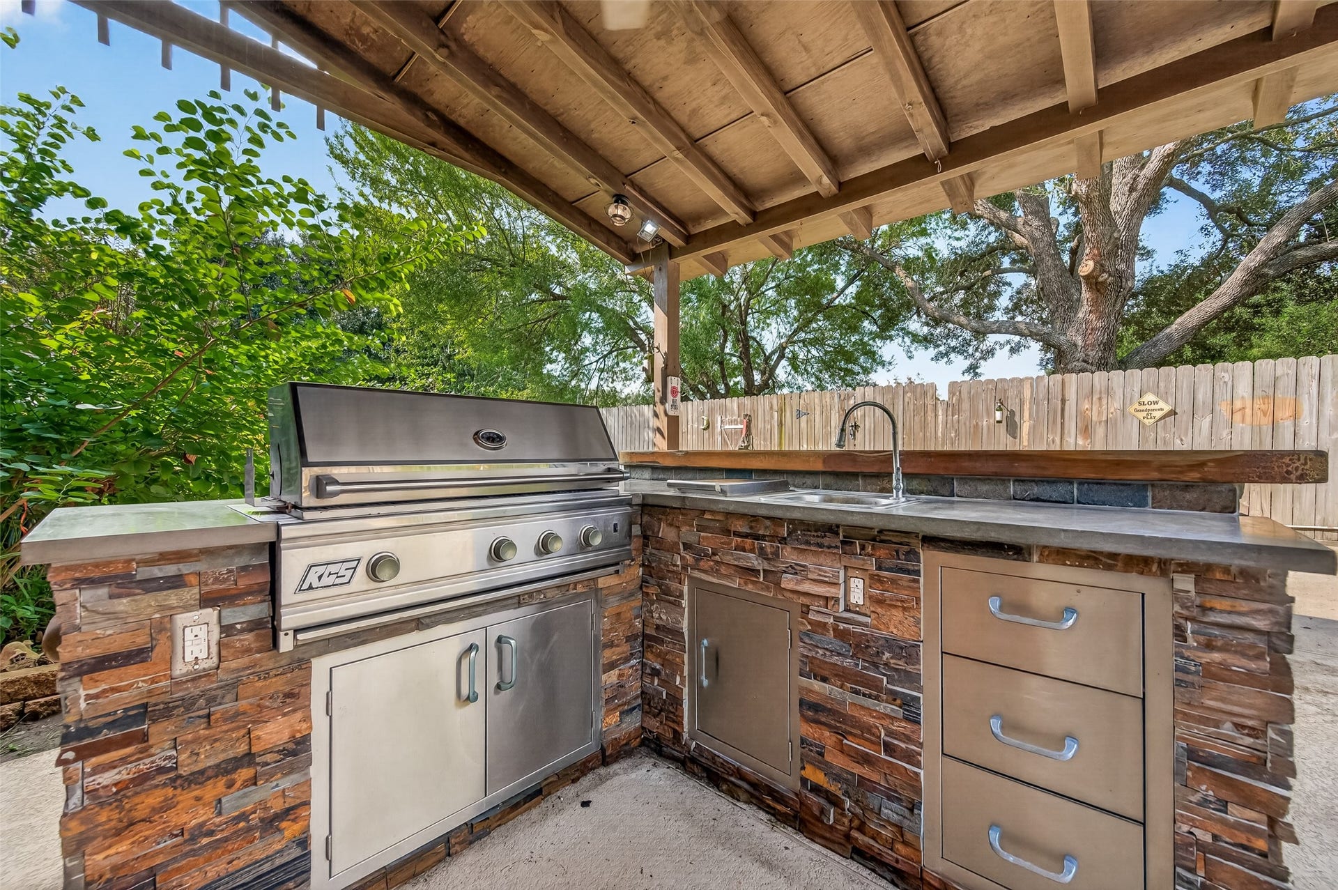 2806 Manito Circle, Katy, TX 77450 2806 Manito Circle, Katy, TX 77450