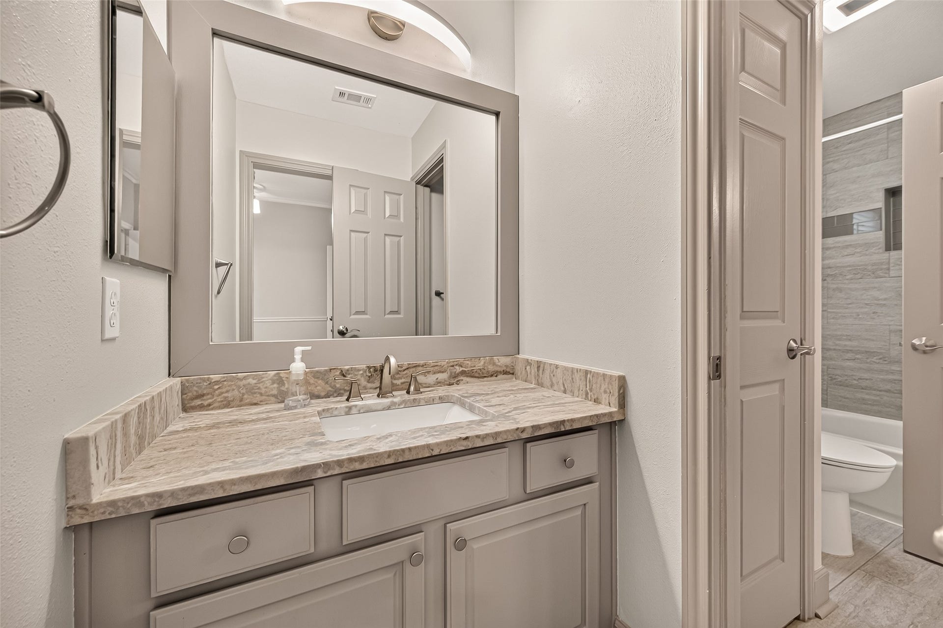 2806 Manito Circle, Katy, TX 77450 2806 Manito Circle, Katy, TX 77450
