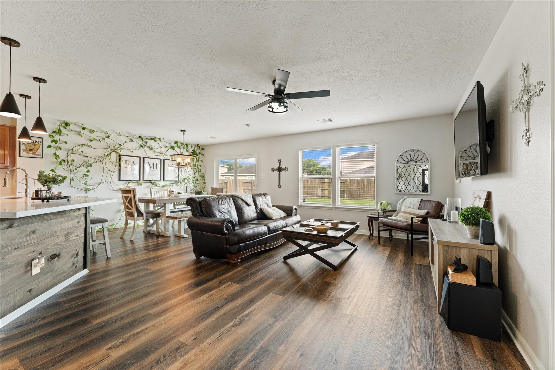 15903 Arapaho Bend Lane, Cypress, TX 77429 Open-concept living space with great flow