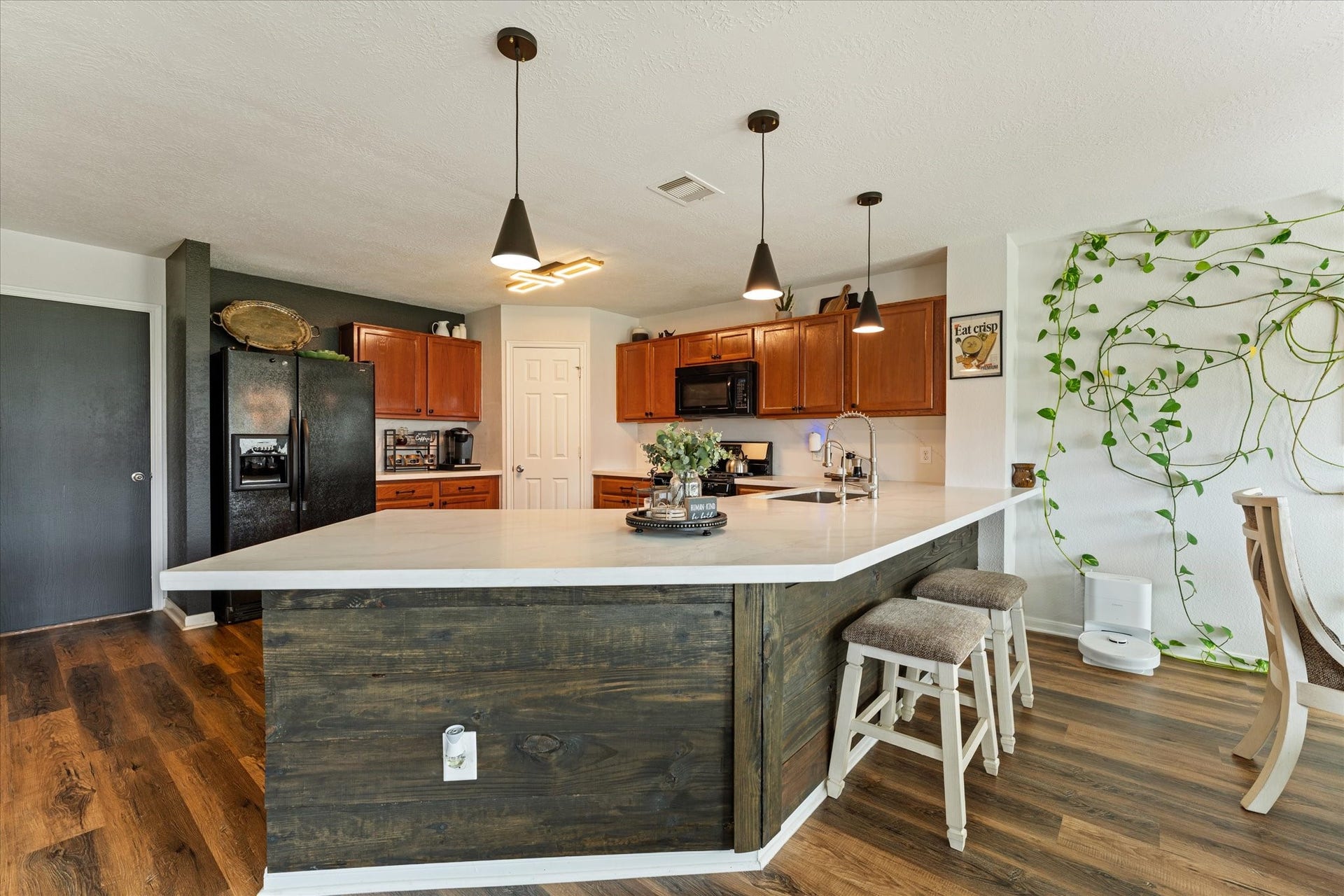 15903 Arapaho Bend Lane, Cypress, TX 77429 Bright kitchen with breakfast bar and prep space
