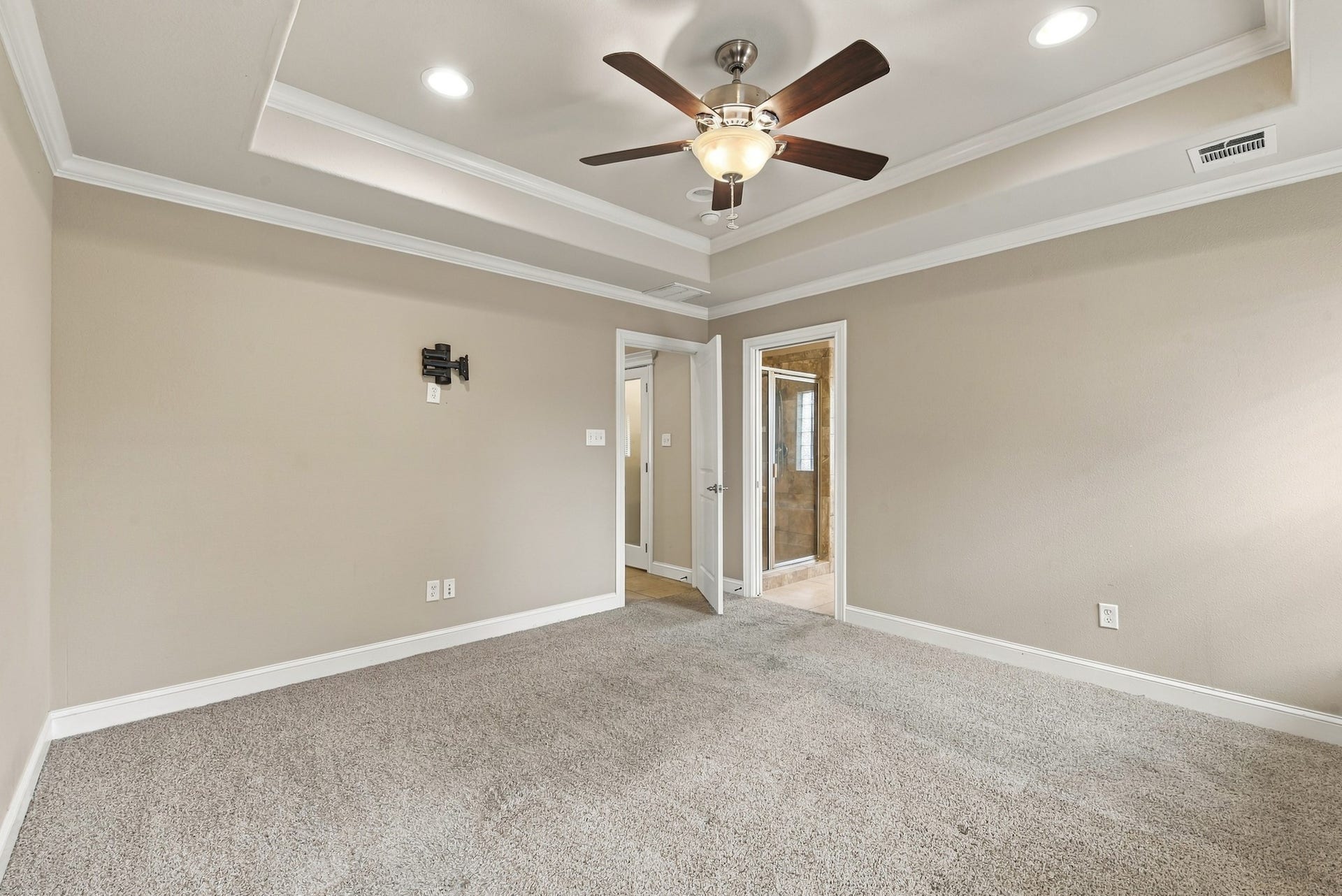 4267 Hollow Stone Drive, College Station, TX 77845 4267 Hollow Stone Drive, College Station, TX 77845