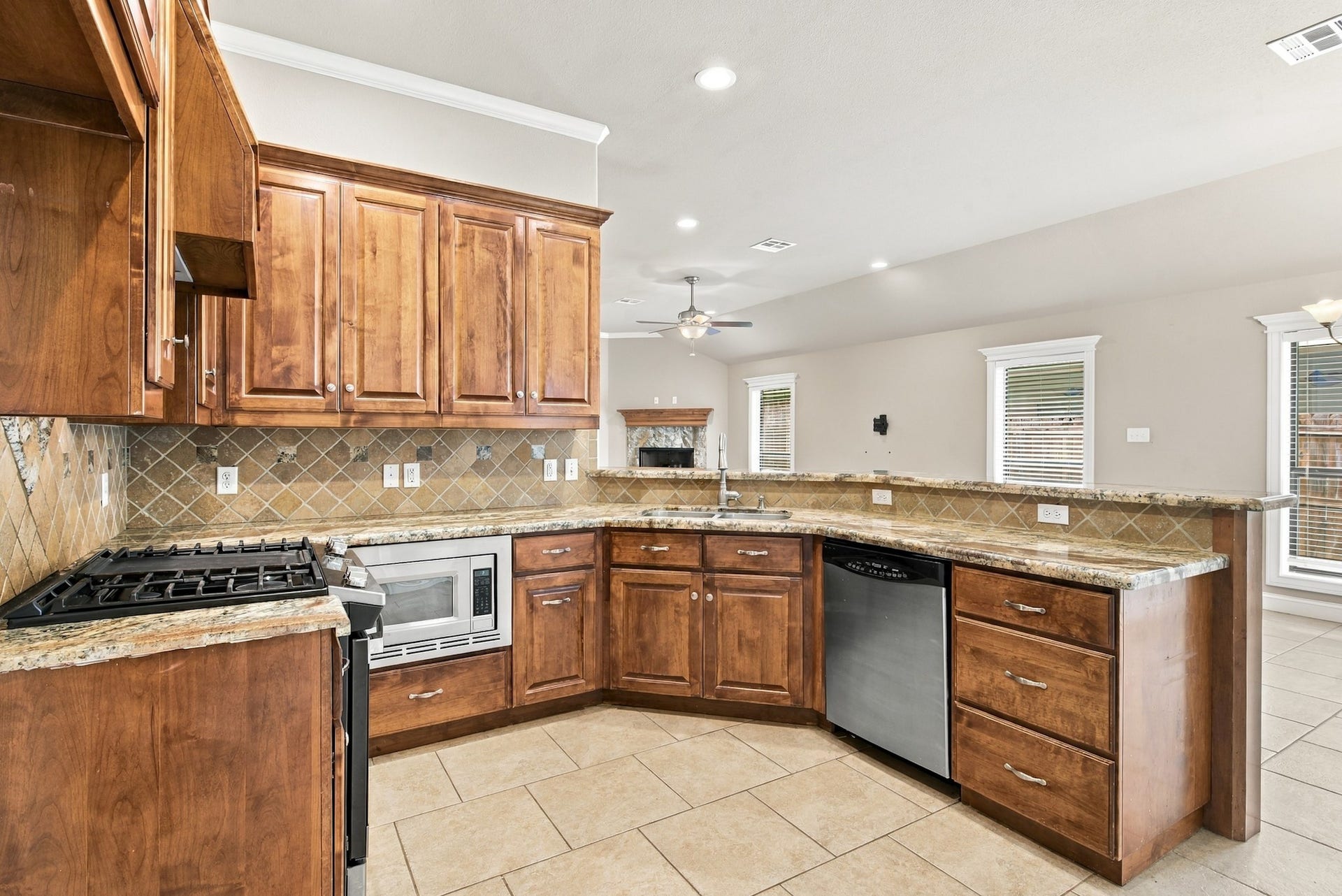 4267 Hollow Stone Drive, College Station, TX 77845 4267 Hollow Stone Drive, College Station, TX 77845