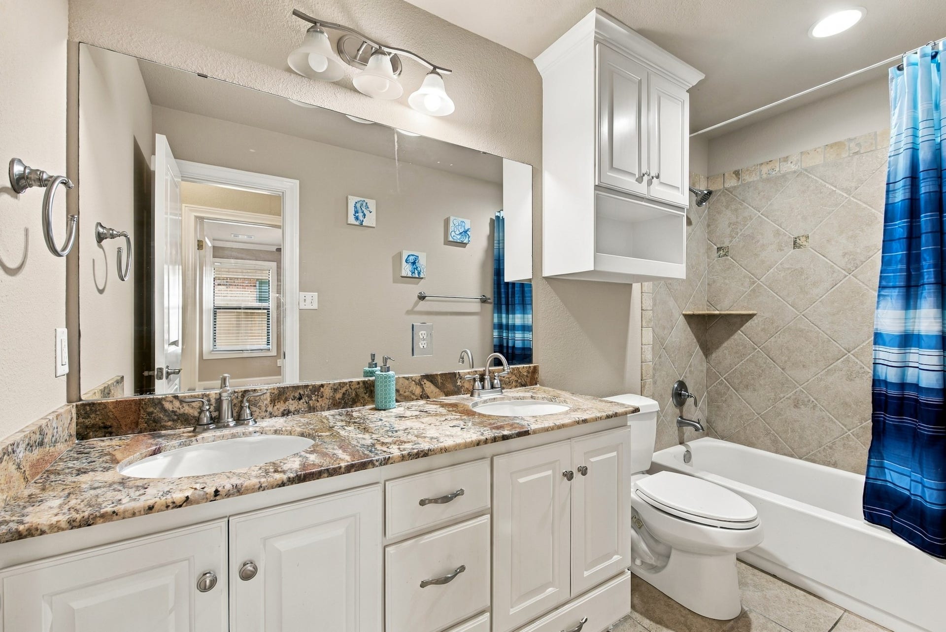 4267 Hollow Stone Drive, College Station, TX 77845 4267 Hollow Stone Drive, College Station, TX 77845