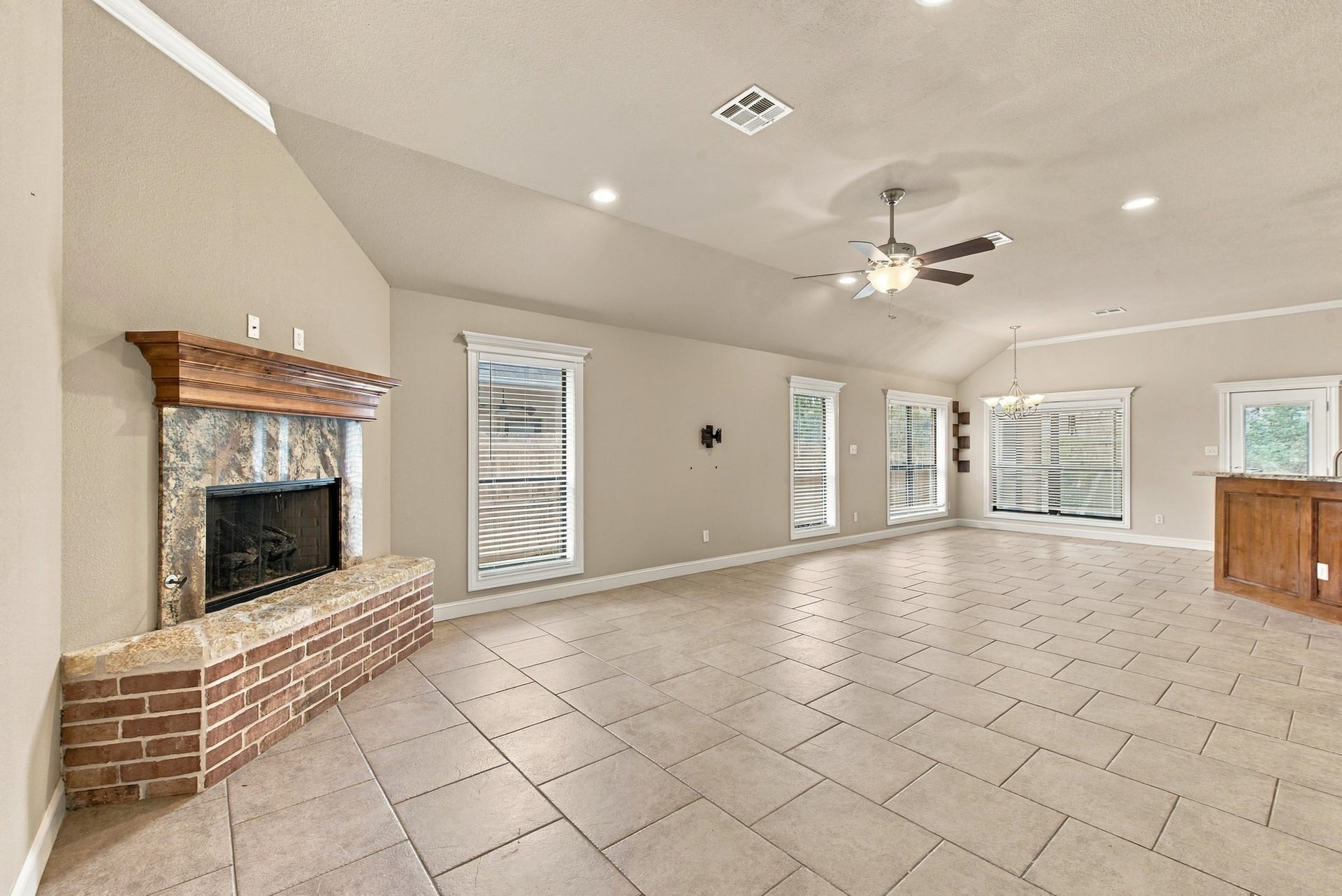 4267 Hollow Stone Drive, College Station, TX 77845 4267 Hollow Stone Drive, College Station, TX 77845