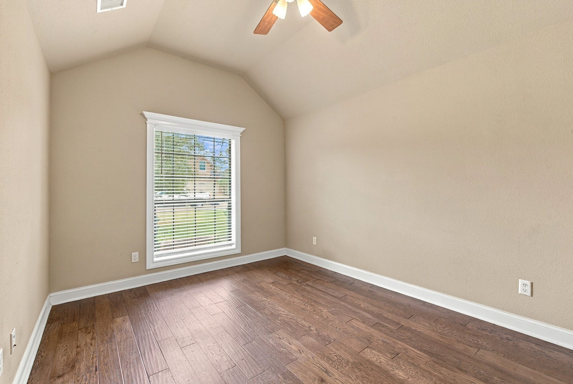 4267 Hollow Stone Drive, College Station, TX 77845 4267 Hollow Stone Drive, College Station, TX 77845