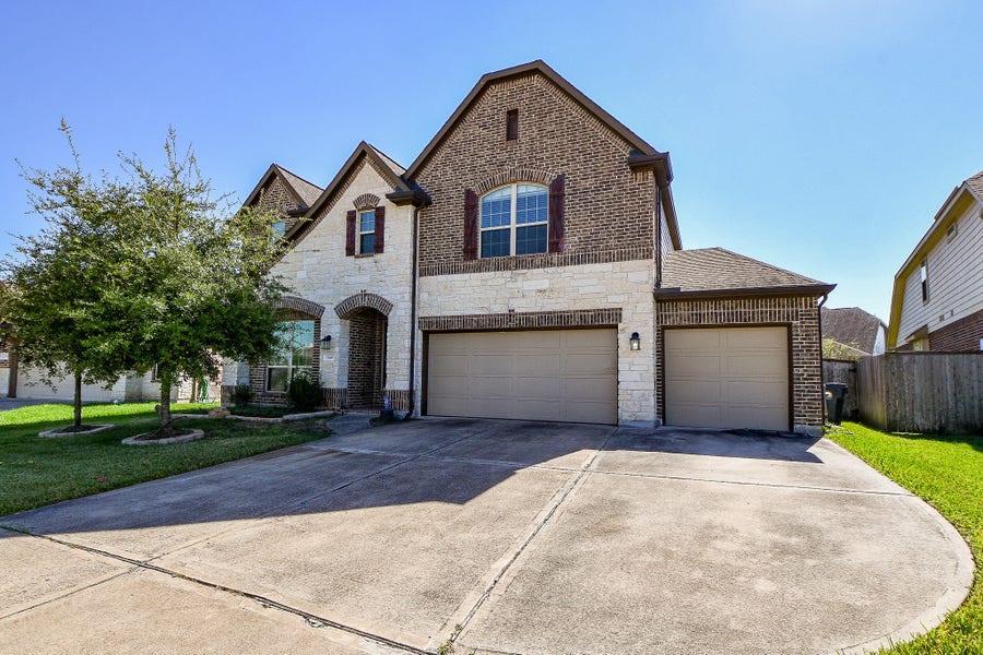 Property photo for 2446 Flowering Brook Lane, Sugar Land, TX