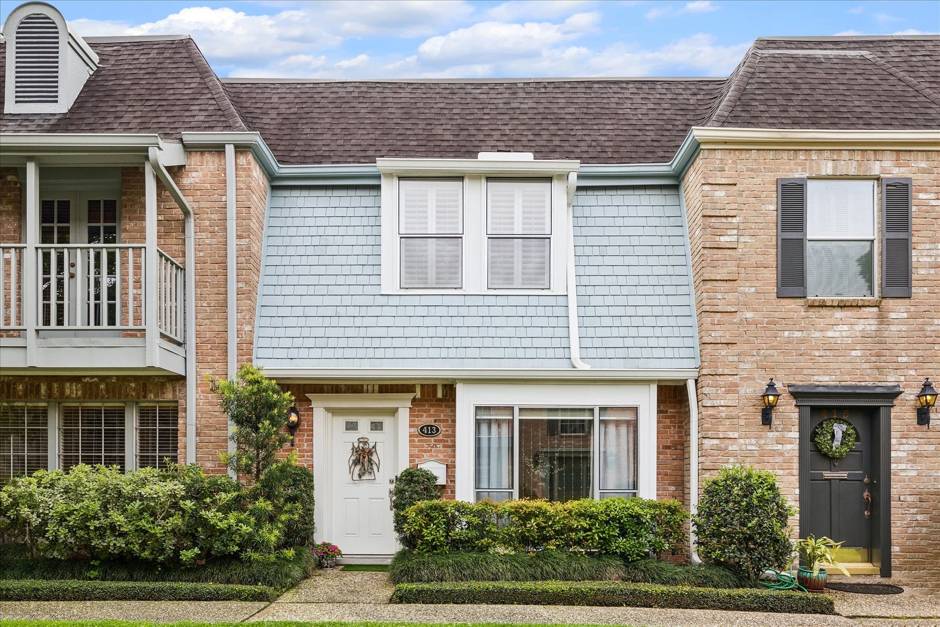 Welcome Home to your beautiful townhome/condo in the heart of The Galleria.