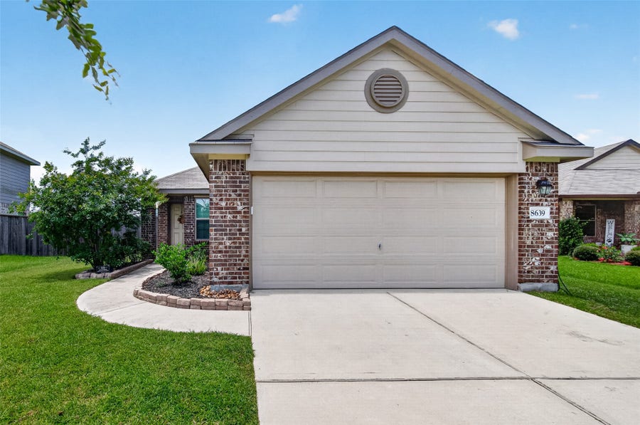 Property photo for 8639 River Crest Drive, Baytown, TX